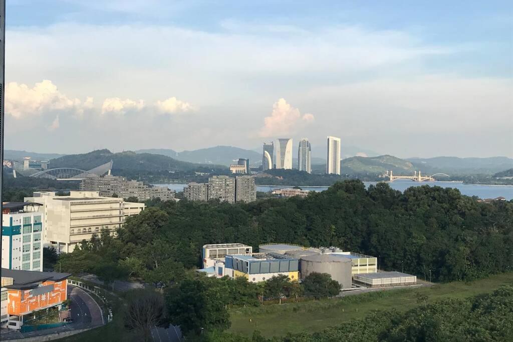 Cybersquare Lakeview With Netflix And Disney Hotstar サイバージャヤ エクステリア 写真